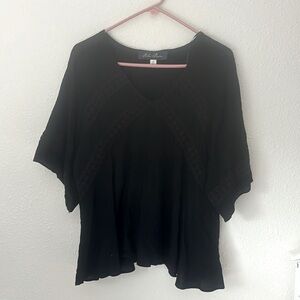Blue Rain Small Black Quarter Sleeve Flowy Top